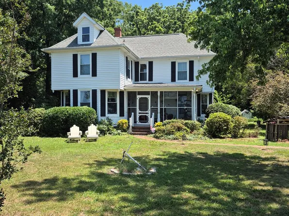 489 Fairport Rd, Reedville, VA 22539