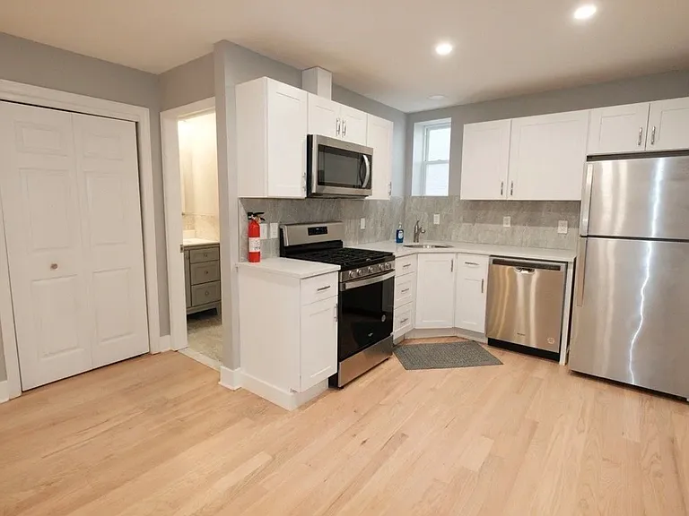 30 W Price St #2 — Photo 7