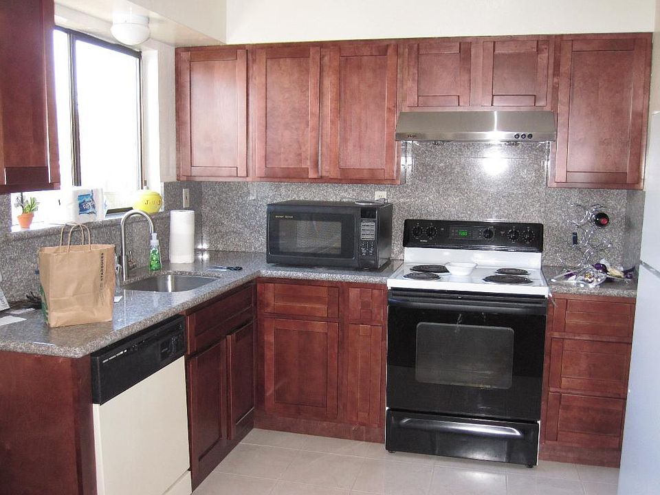 2nd image of 454 Harris Rd APT 1