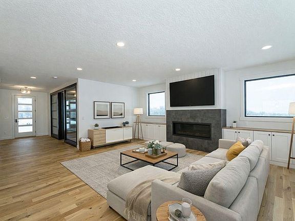 2nd image of 4629 Royal Oaks Cir SW