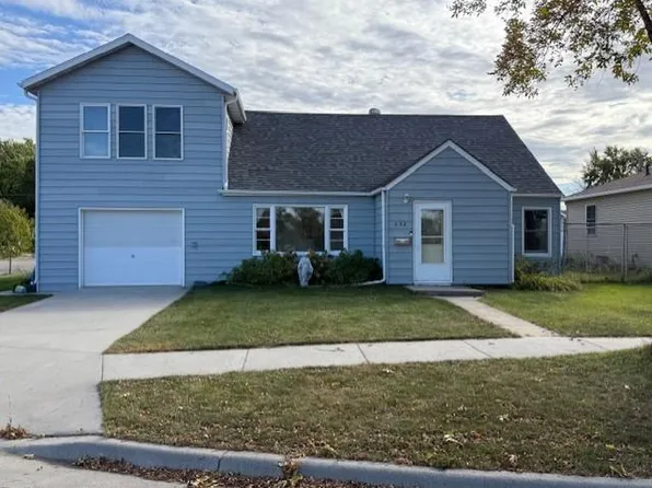 632 9th St N, Breckenridge, MN 56520