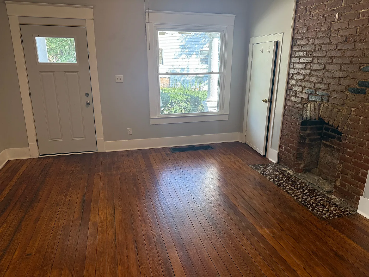 2 bed, 950 sqft, $1,100 — Photo 3