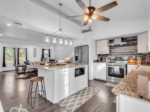 208 Dogwood Cir, Woodville, TX 75979