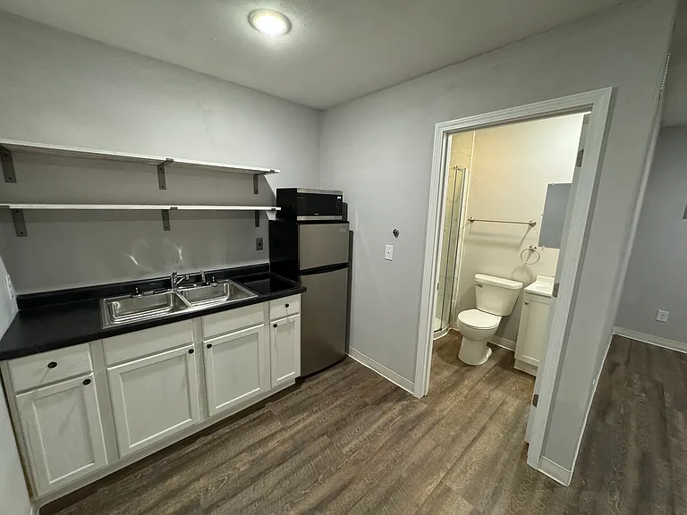228 E Market St #101 — Photo 1
