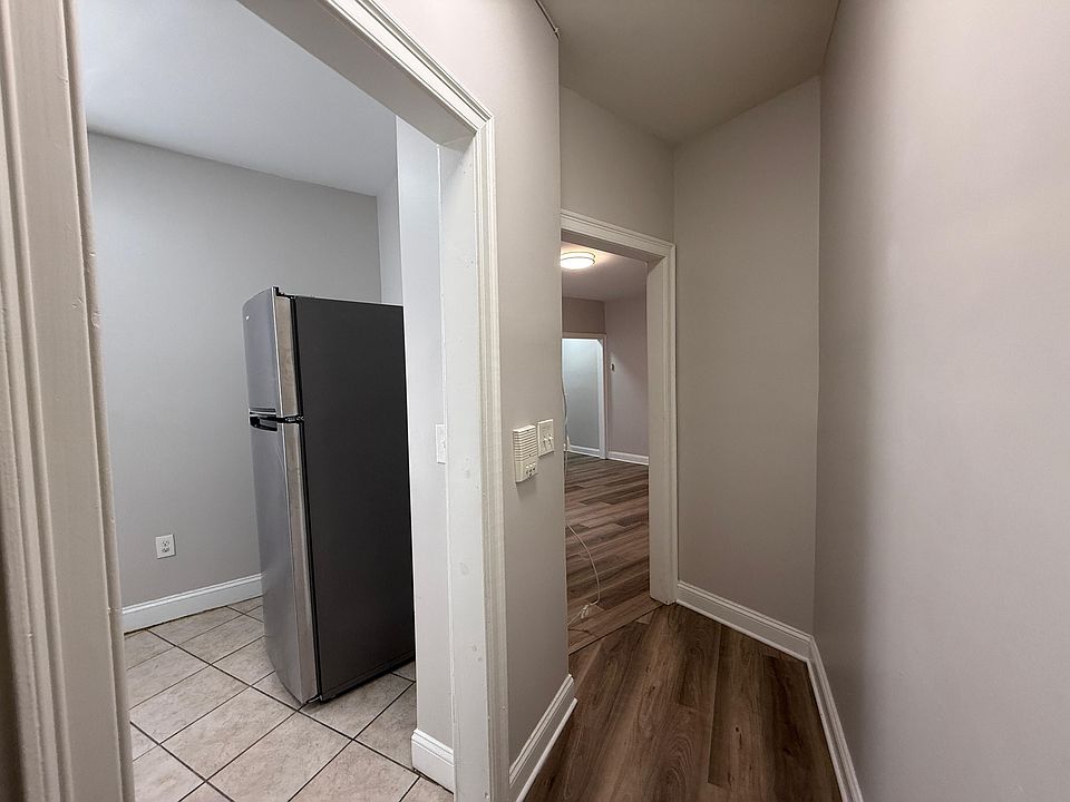 1st image of 500 Baldwin Ave APT 4