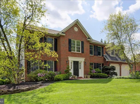 2635 Castlegreen Dr, Greencastle, PA 17225