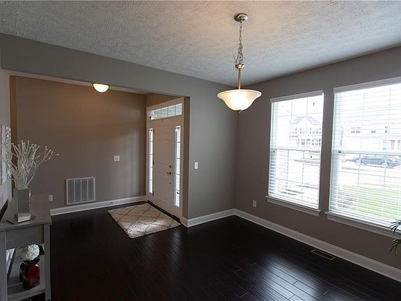 4th image of 12688 Edgeview Ln