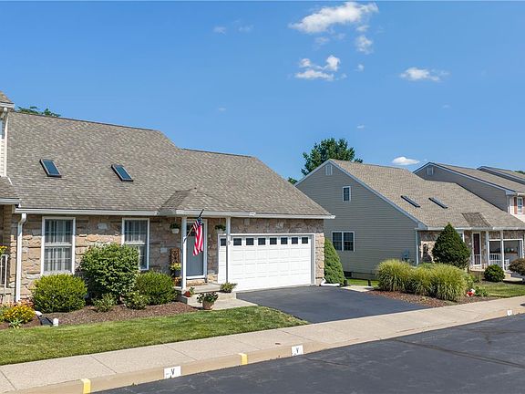 2nd image of 15 Monmouth Ct