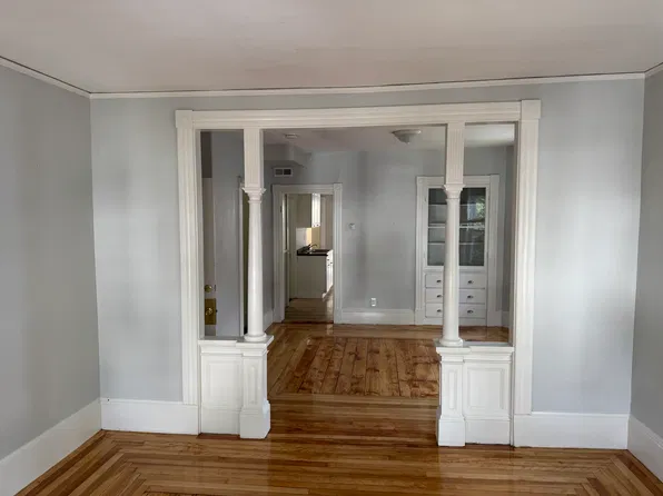 31 Bourne St #2, Lowell, MA 01852