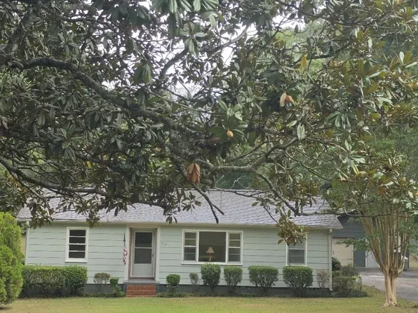 215 Poplar Cir, Lagrange, GA 30241