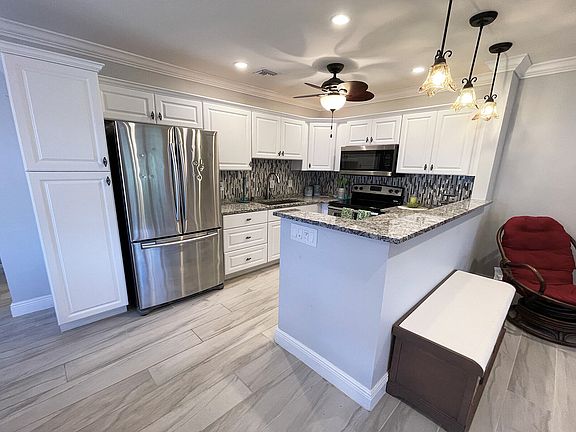 2nd image of 212 Waltham I