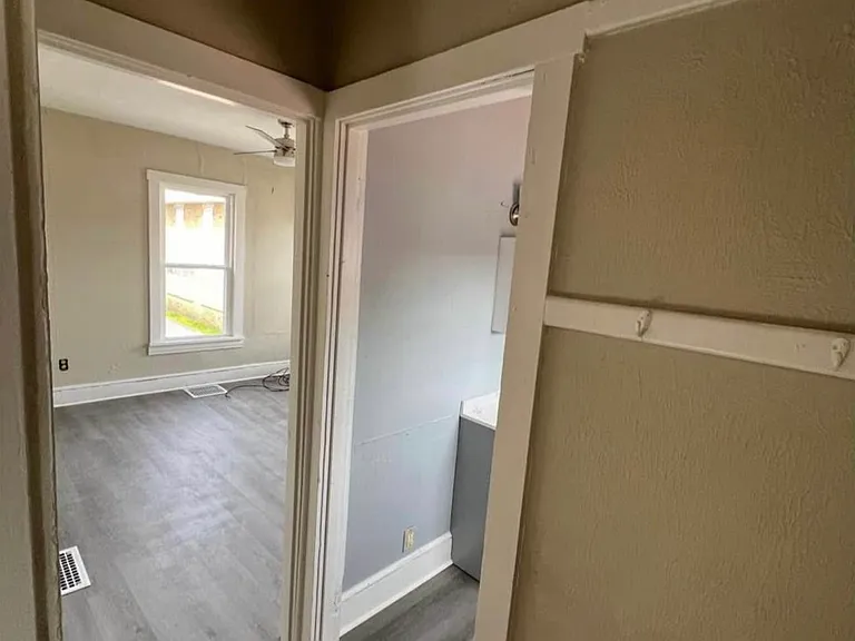 20 Cambria Aly — Photo 4