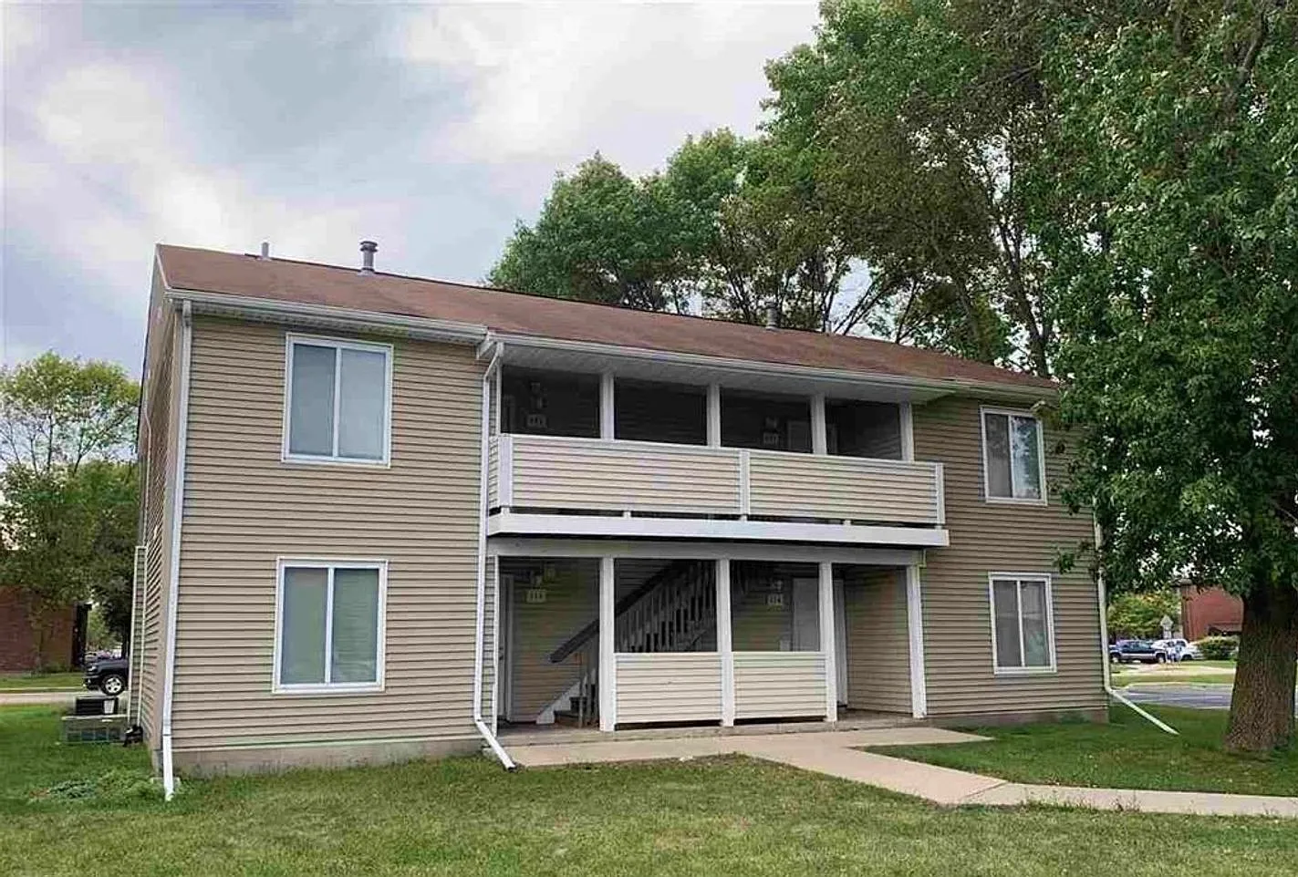 2 bed, 828 sqft, $1,250 — Photo 1