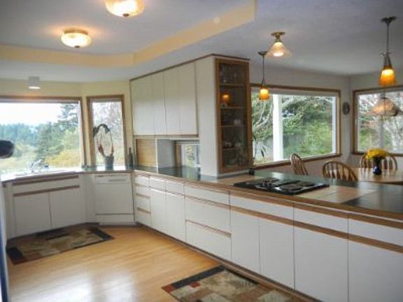 3rd image of 1798 Joanne Ln NE