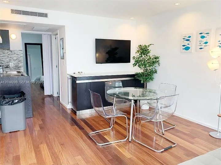 1601 West Ave #212 — Photo 6