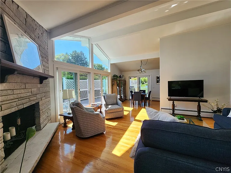 2139 Terrace Ln S — Photo 10