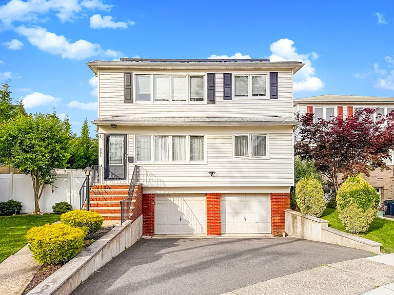 361 Patricia Ct #1 — Photo 1