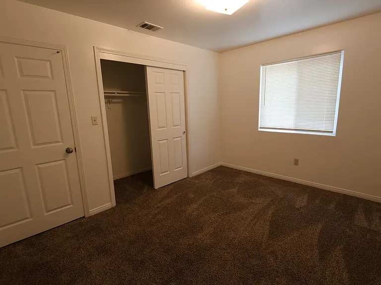 448 S Oildale Dr #A — Photo 20