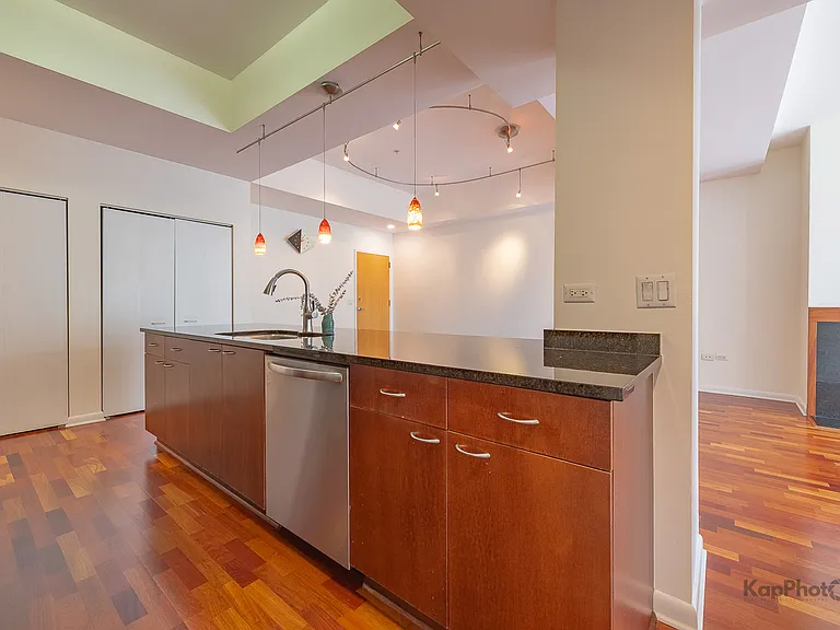 1720 Oak Ave #201 — Photo 12