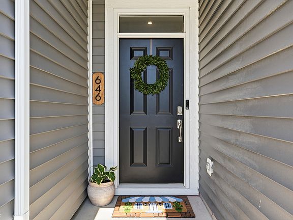 5th image of 646 Axford Bay Dr