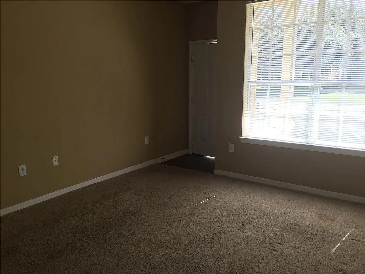Building Photo - 860 Grand Regency Point #104