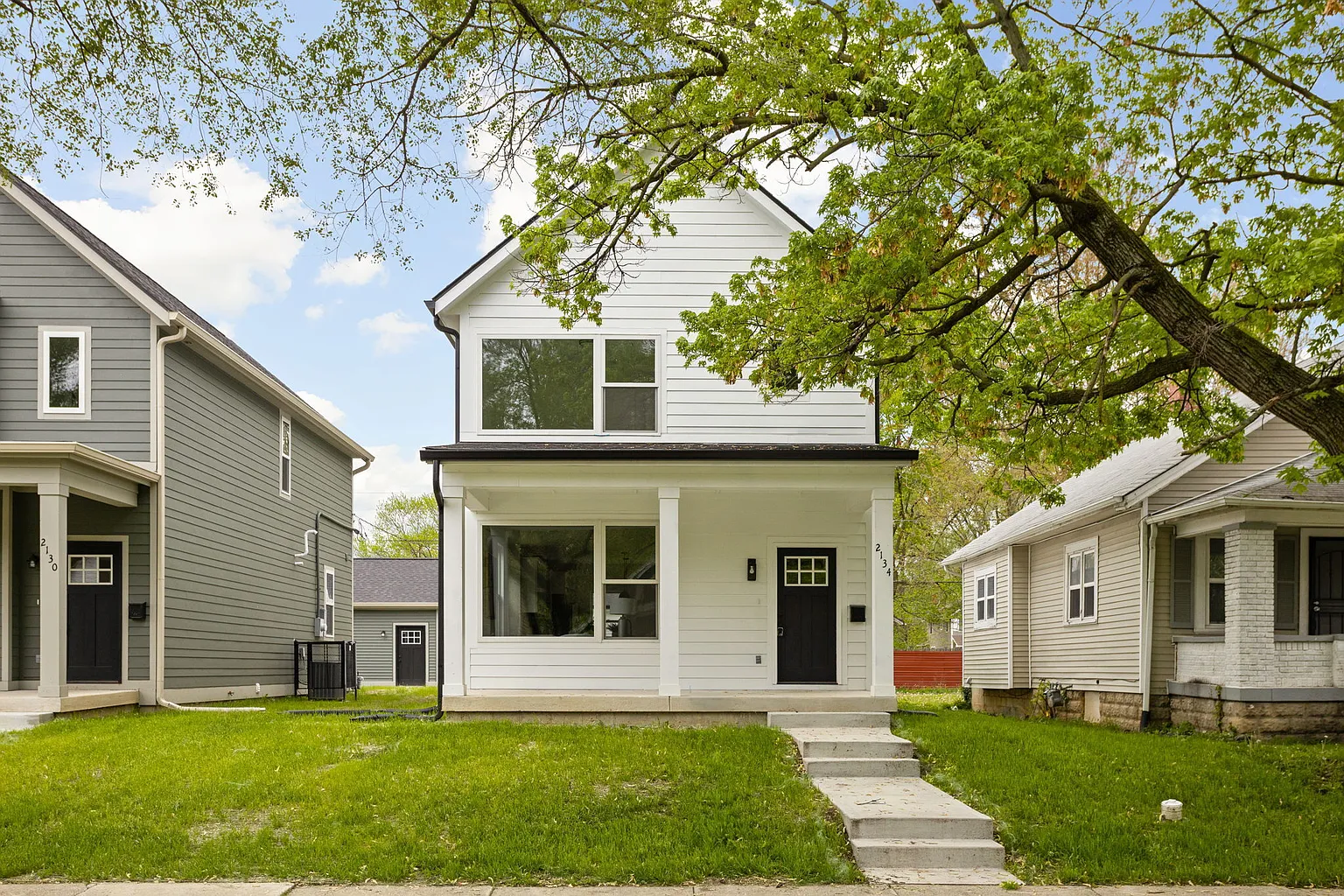 2134 N Dexter St photo 1