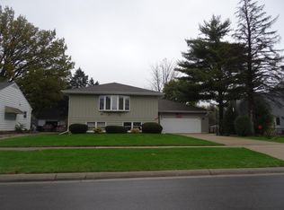 710 Columbia Ave, Elgin, IL 60120