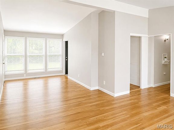 3rd image of 10700 Hallstead Dr