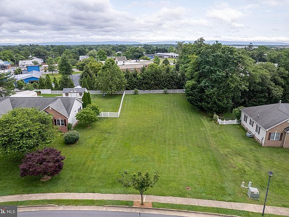 4th image of 2812 Saratoga Dr