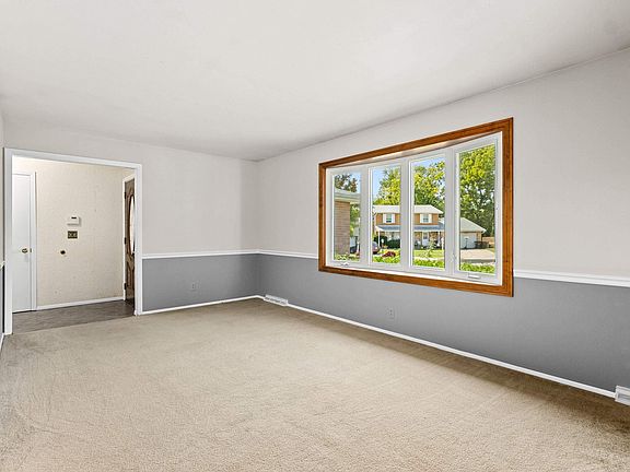 2nd image of 4804 N Glen Ct