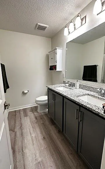 710 Stoney Point Cir — Photo 16