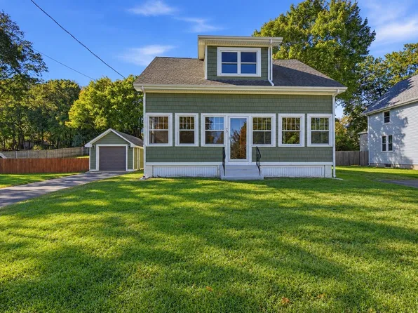 75 Gardner Ave, Attleboro, MA 02703