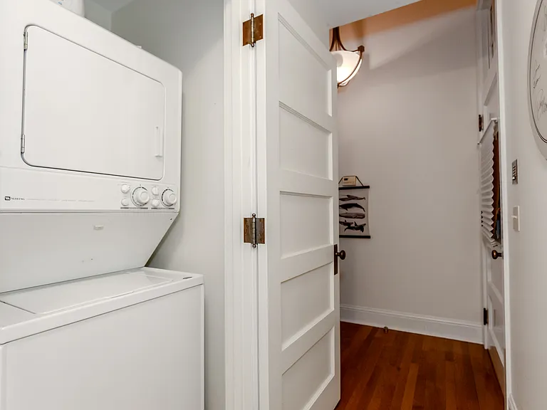 Washer/ Dryer in Unit