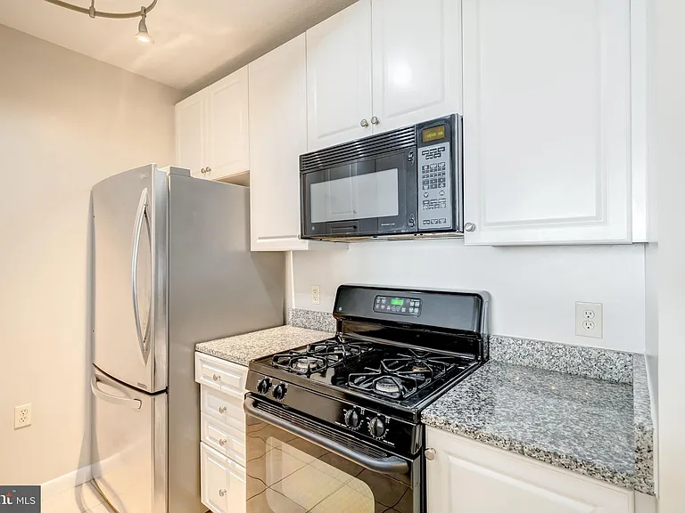 851 N Glebe Rd #1903 — Photo 29