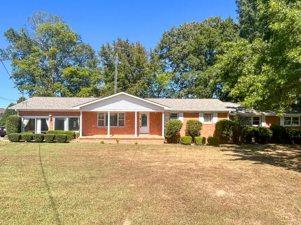 395 General Forrest Dr, Bruceton, TN 38317