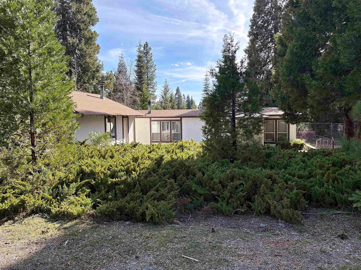 3634 Woodlake Dr photo 1