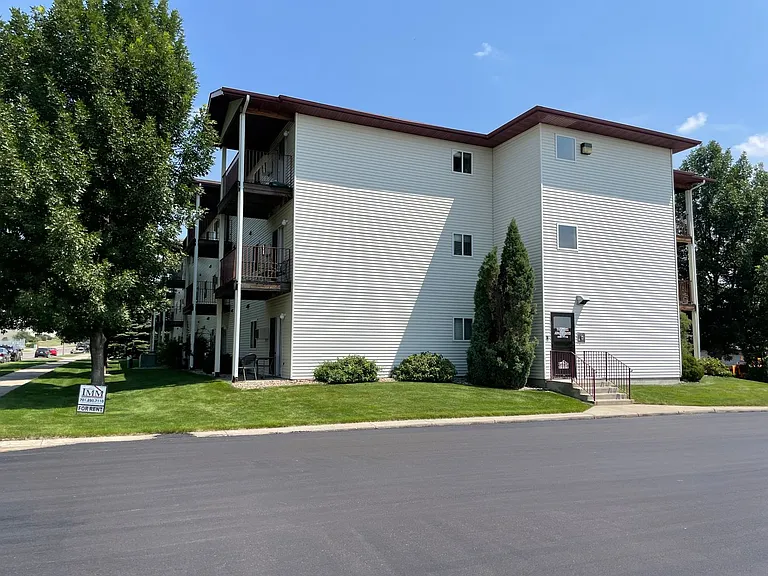 Turnpike Apartments — Photo 15