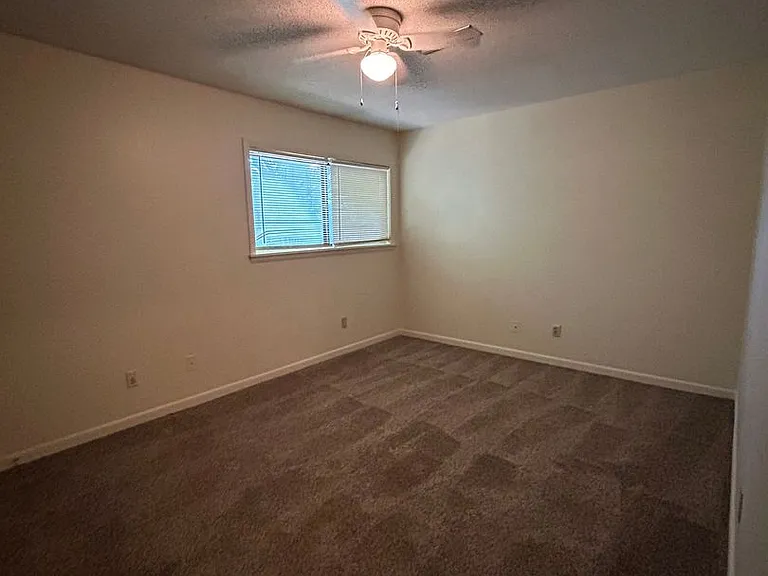 8 Anthony Cir — Photo 7