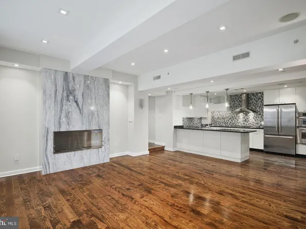 1737 Chestnut St #301, Philadelphia, PA 19103