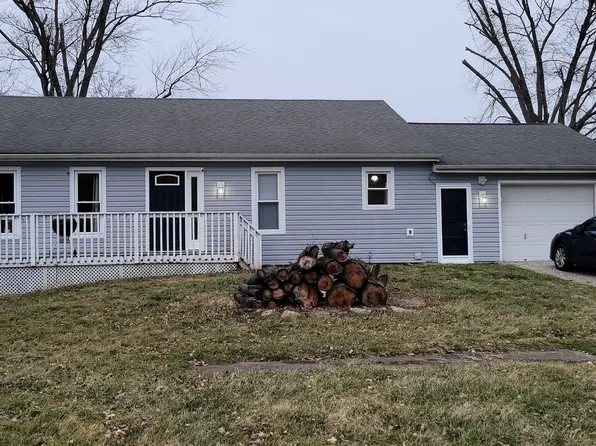 4940 Regency Dr, Columbus, IN 47203