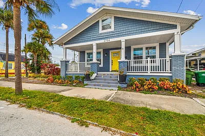 2704 W Main St