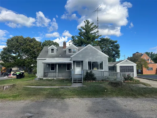 113 S Maple St, Fowlerville, MI 48836