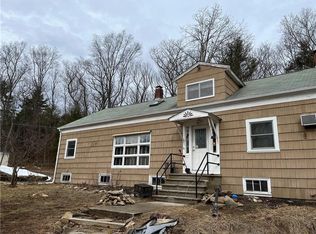 109 Follett St, North Smithfield, RI 02896