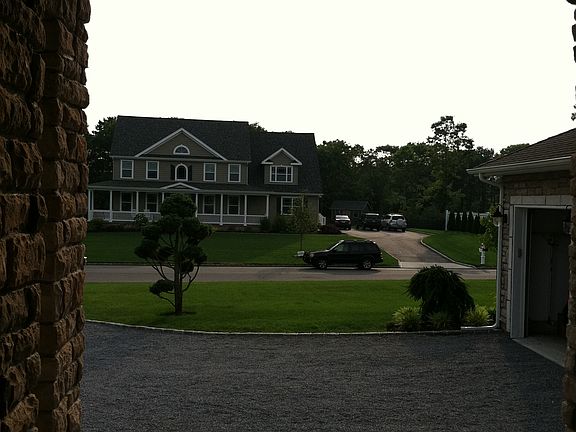 3rd image of 27 Barberry Ln