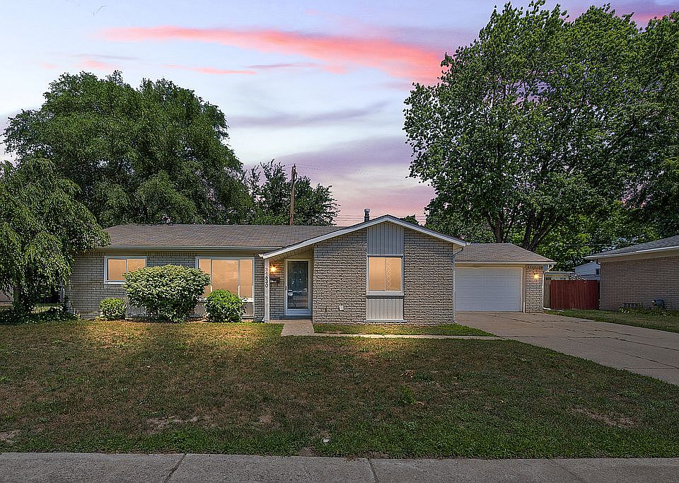 1st image of 34630 Hunter Ave
