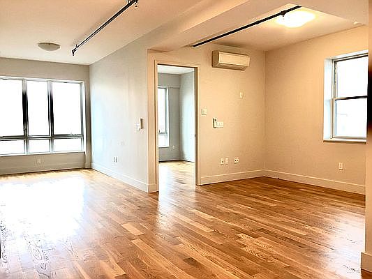 4th image of 880 Dekalb Ave #509