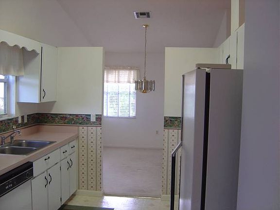 Kitchen / Dining