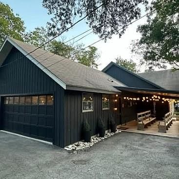 3rd image of 615 Tanglewood Ln
