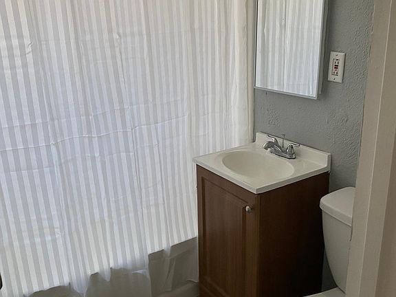 3rd image of 11426 S Budlong Ave #3