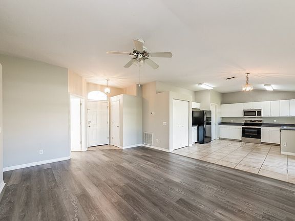 4th image of 6109 63rd Ave E